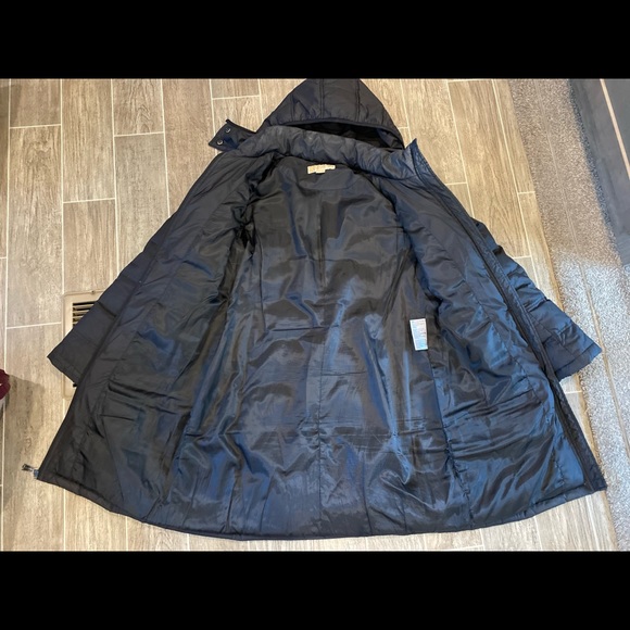 Micheal kors puffer coat size medium black zips with removable hood - Picture 2 of 16